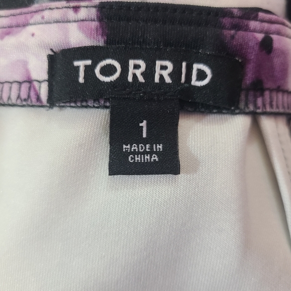 Torrid - Floral skater skirt - Picture 2 of 6